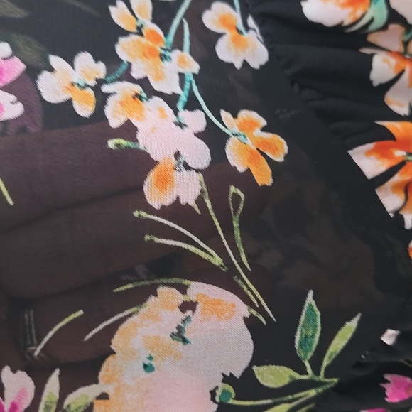 Floral Black Women's Top - Picture 3 of 7